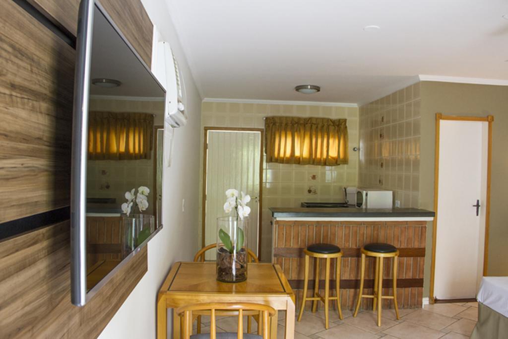 Larimor Inn Boicucanga
